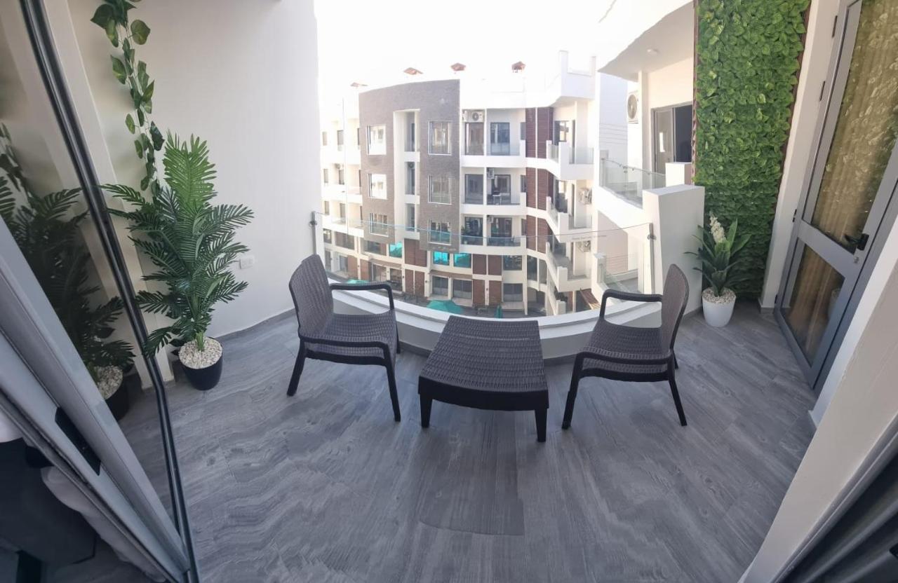 Sanctuary Sunlit Hurghada Haven With 4 Pools, Rooftop Sunsets & Gourmet Bites Steps Away Ngoại thất bức ảnh