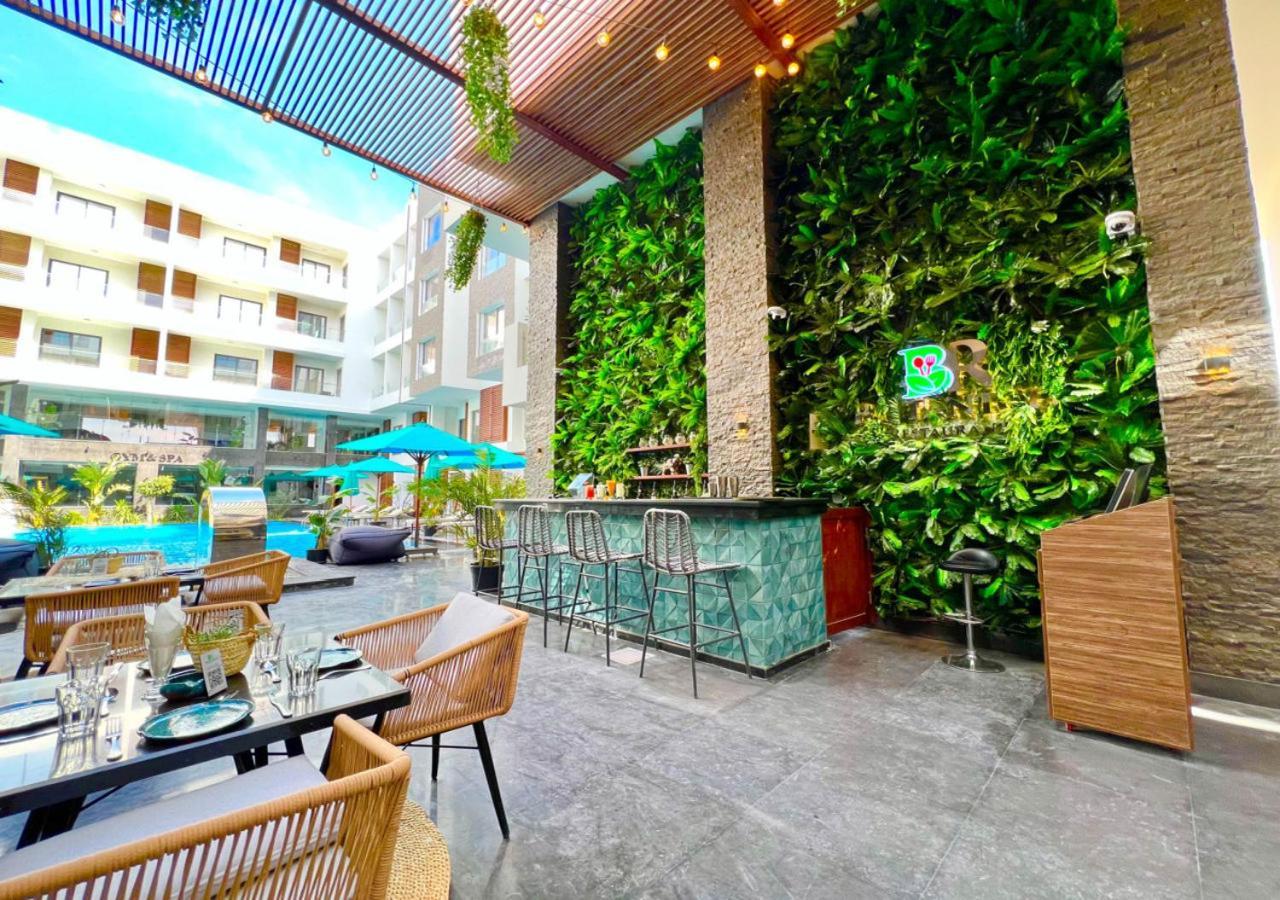Sanctuary Sunlit Hurghada Haven With 4 Pools, Rooftop Sunsets & Gourmet Bites Steps Away Ngoại thất bức ảnh