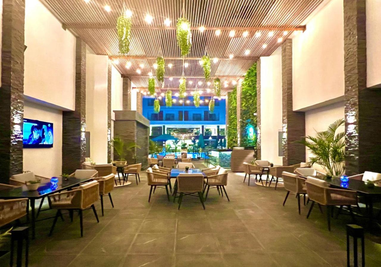 Sanctuary Sunlit Hurghada Haven With 4 Pools, Rooftop Sunsets & Gourmet Bites Steps Away Ngoại thất bức ảnh